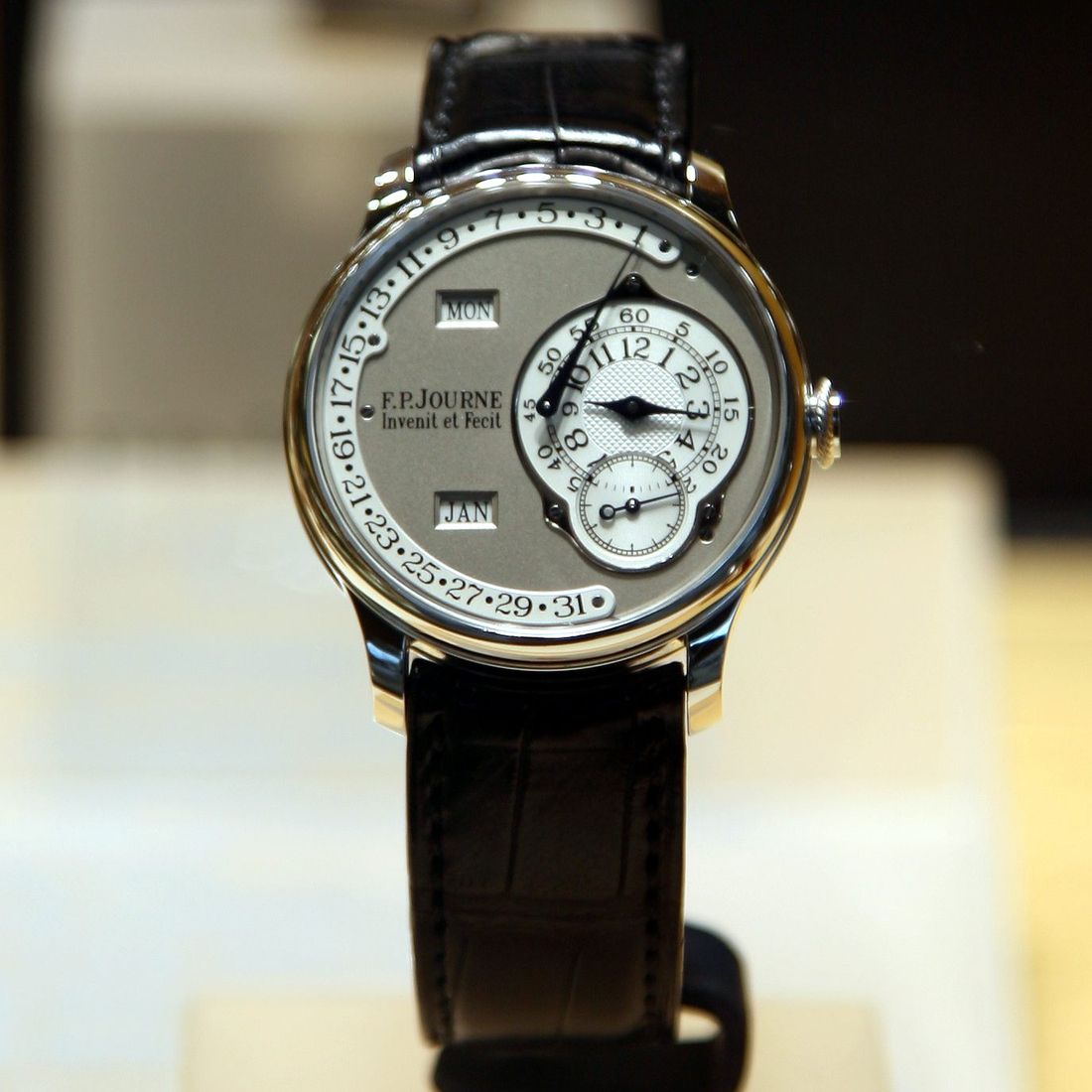 Montre F.P. Journe à calendrier, cadran argenté signé « Invenit et Fecit »