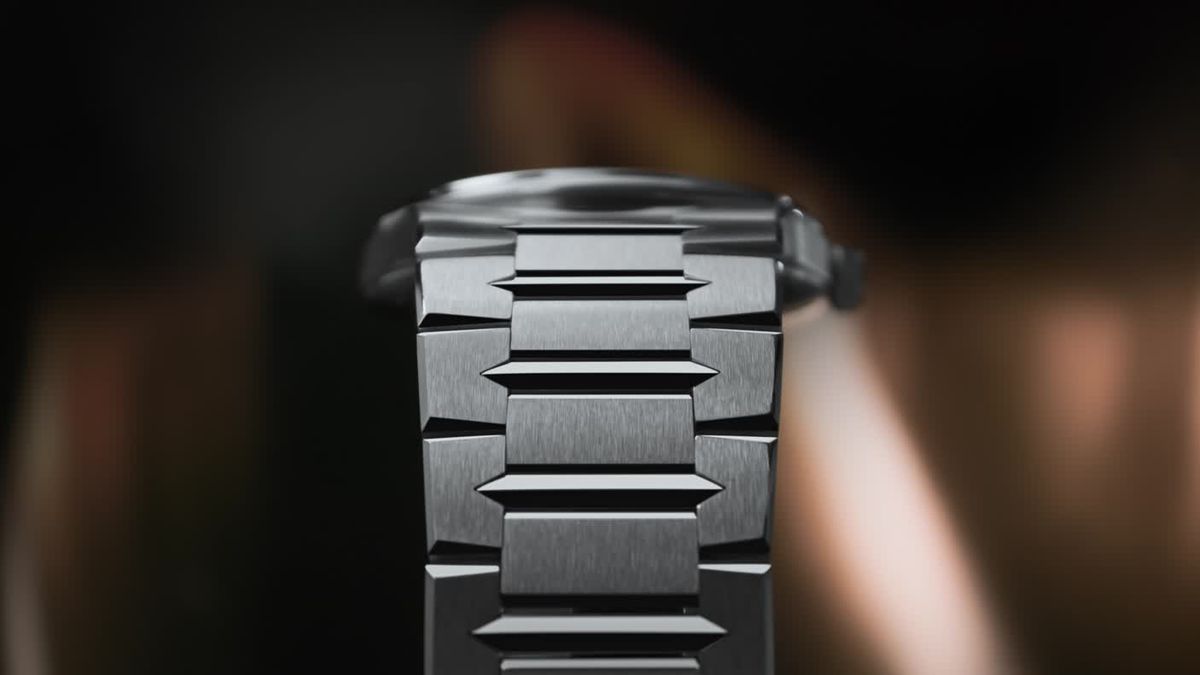 Bracelet intégré du Master Control Chronometre en acier, vu de profil