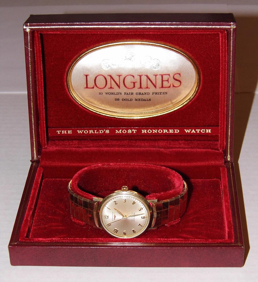 Longines Grand Prize des années 1960 présentée dans son écrin d'origine
