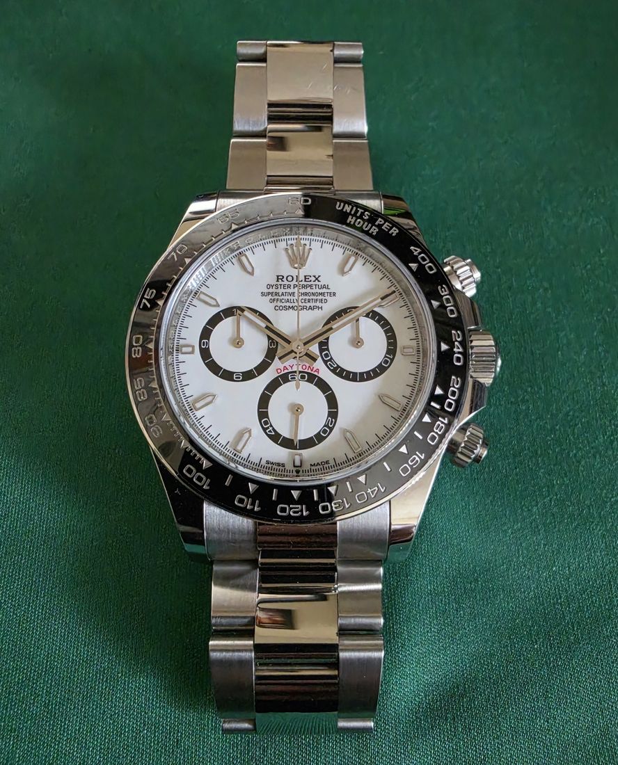 Rolex Cosmograph Daytona ref. 126500LN à cadran blanc et lunette noire, dite « Panda »